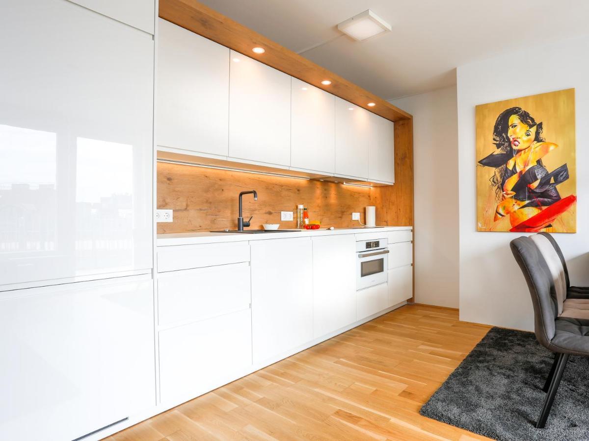 Sky9 Penthouse Apartments Wenen Buitenkant foto